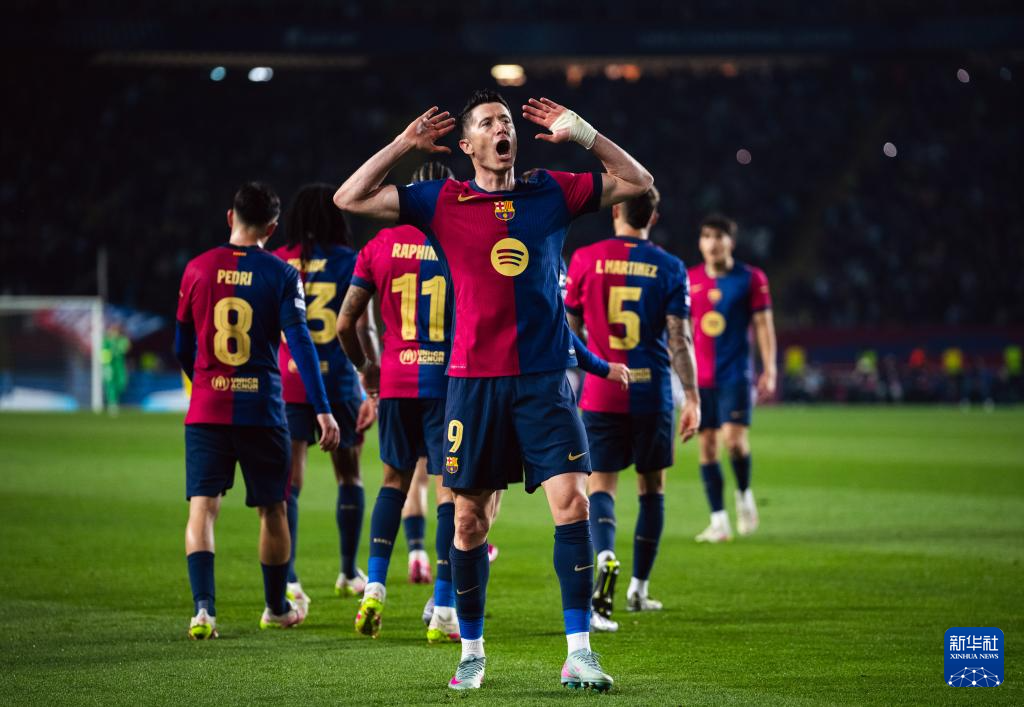 开云-莱万多夫斯基意外战胜西班牙队，爆冷引爆全场！-开云